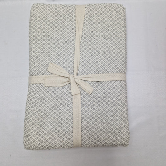 Beamfeature Country Club Milan Throw - Grey / White Small Diamond Pattern