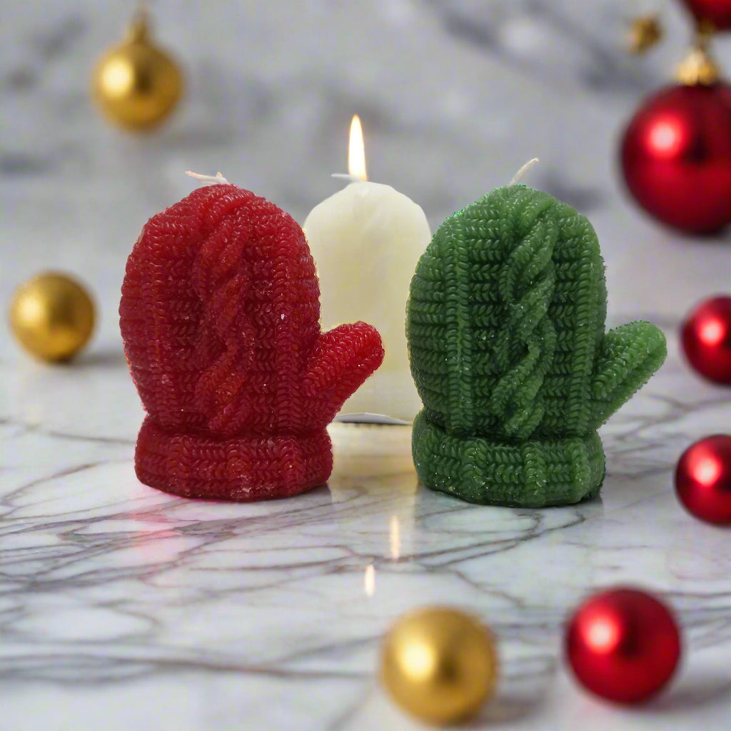 SiL Christmas Cosy Mitten 3D Shaped Candle