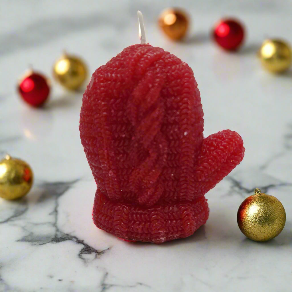 SiL Christmas Cosy Mitten 3D Shaped Candle