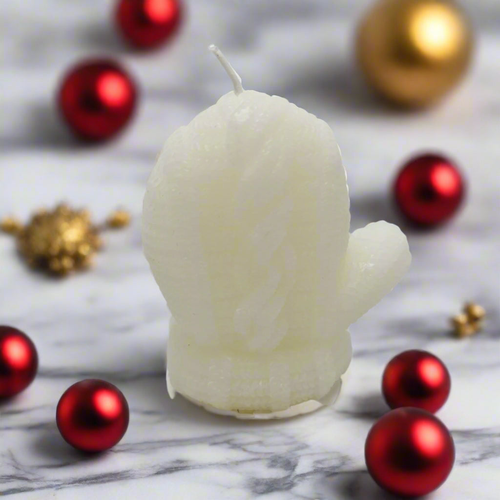 SiL Christmas Cosy Mitten 3D Shaped Candle