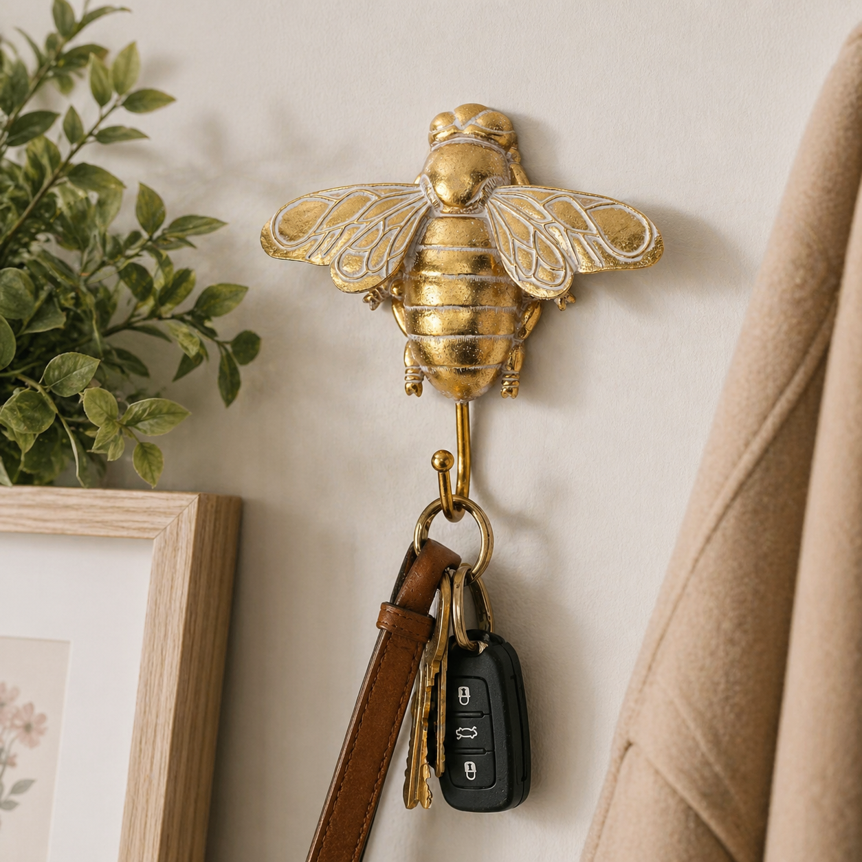 Hestia Home Gold Tone Resin Bumble Bee Wall Hook