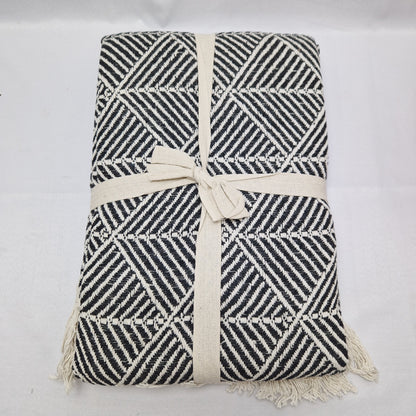 Beamfeature Country Club Milan Throw - Natural / Black Diamond Pattern