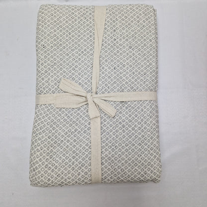 Beamfeature Country Club Milan Throw - Grey / White Small Diamond Pattern